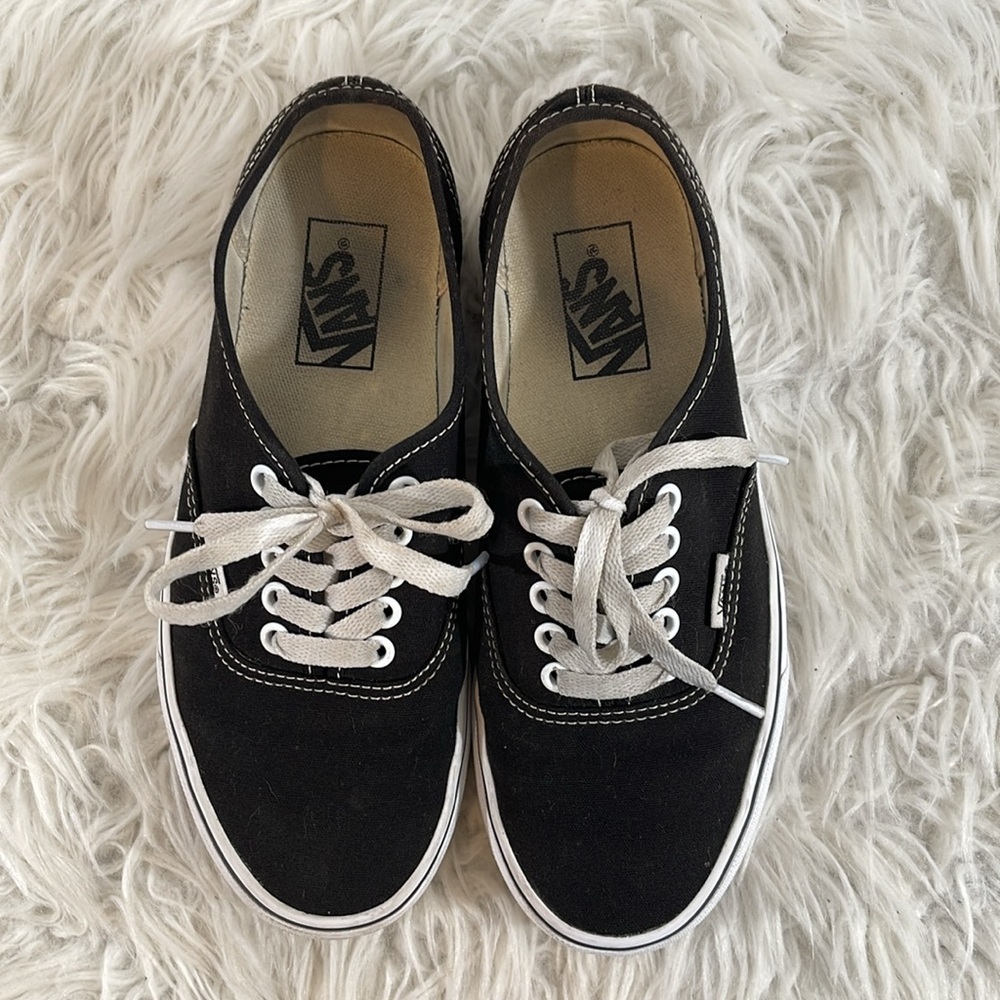 VANS Off The Wall Old Skool Classic White & Black Sneakers Size M6.5 & W8 Unisex - Picture 2 of 10